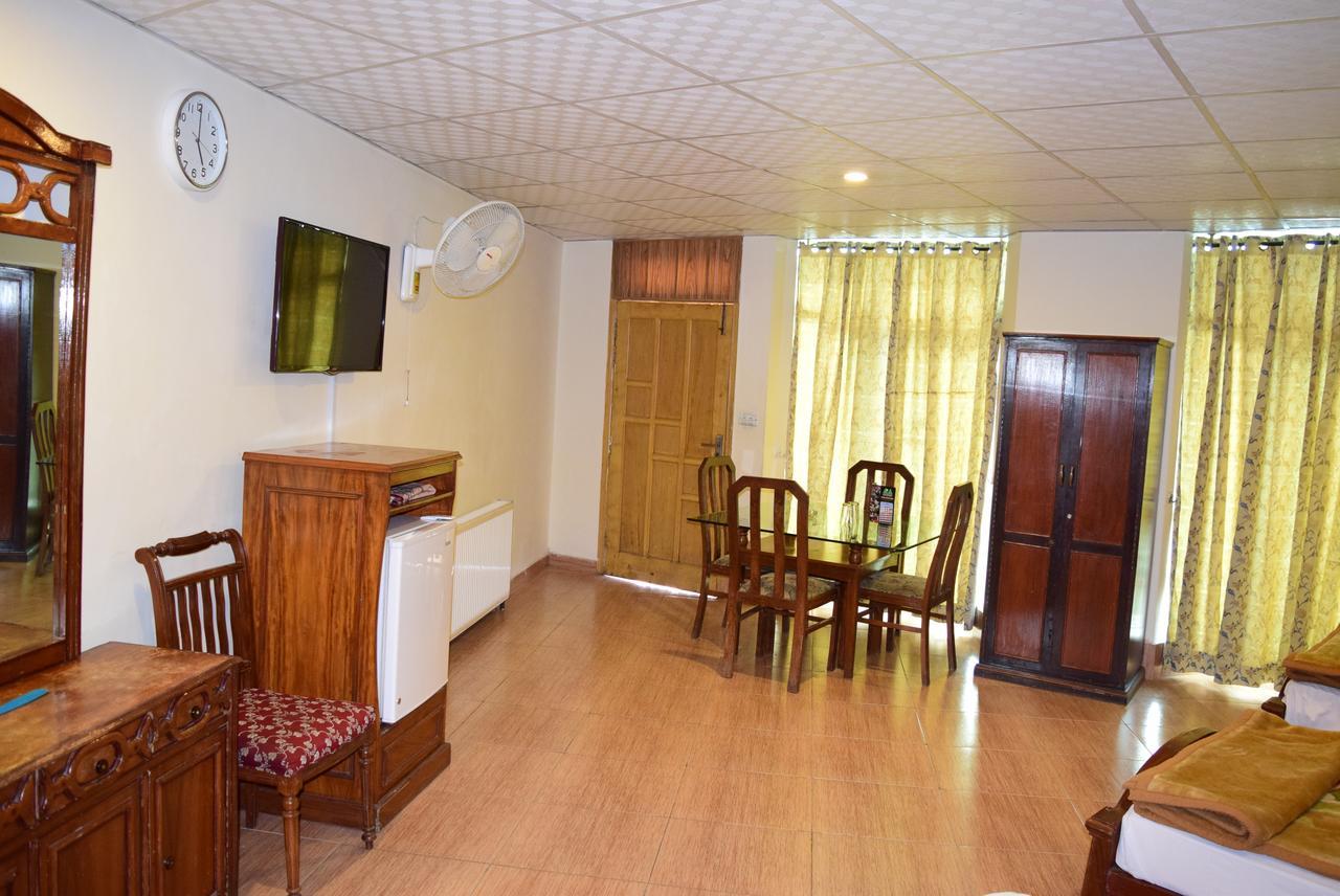 Hotel Move-N-Pick Murree Exterior photo