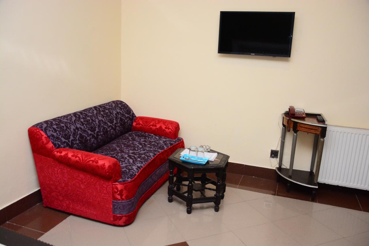 Hotel Move-N-Pick Murree Exterior photo