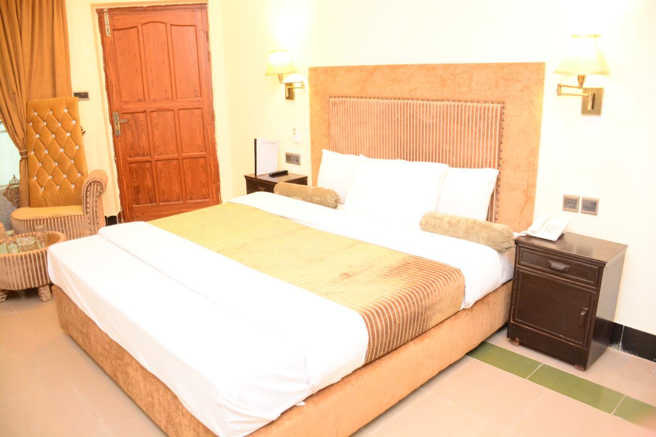 Hotel Move-N-Pick Murree Exterior photo